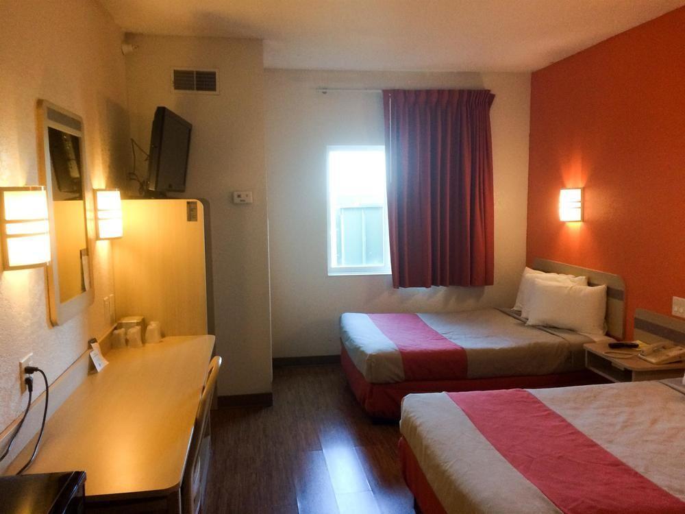 Motel 6-Minonk, Il Eksteriør billede