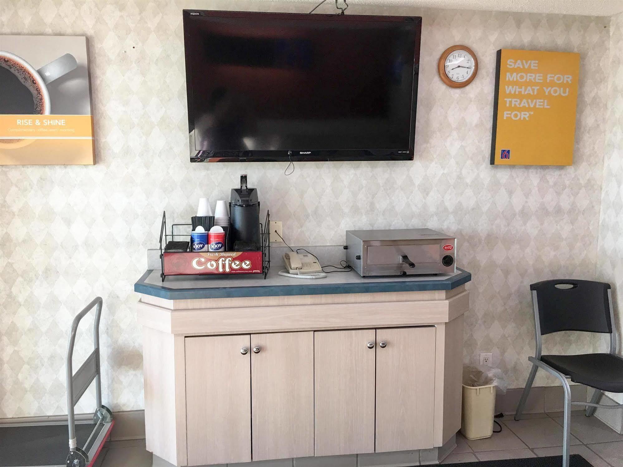 Motel 6-Minonk, Il Eksteriør billede